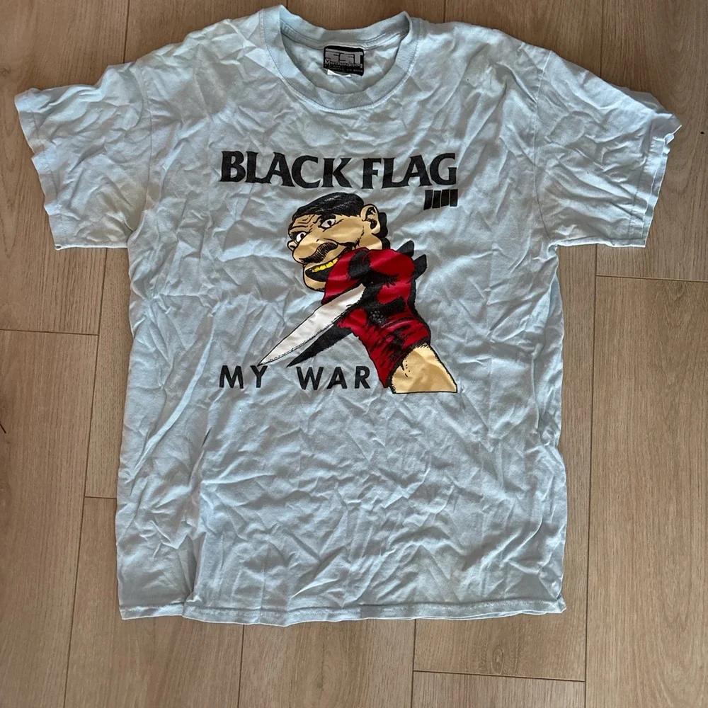 Black Flag Graphic T-Shirt - Picture 1 of 1